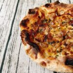 【旨味あふれる人気者】PSTの新作冷凍ピザ『自家製マヨ照り焼きチキン』を口コミレビュー!