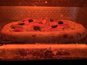 ビッグベアーズとヤギシタハムのコラボ冷凍ピザ