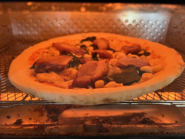 LOVEゲリータの冷凍ピザ「照り焼きスペシャル」